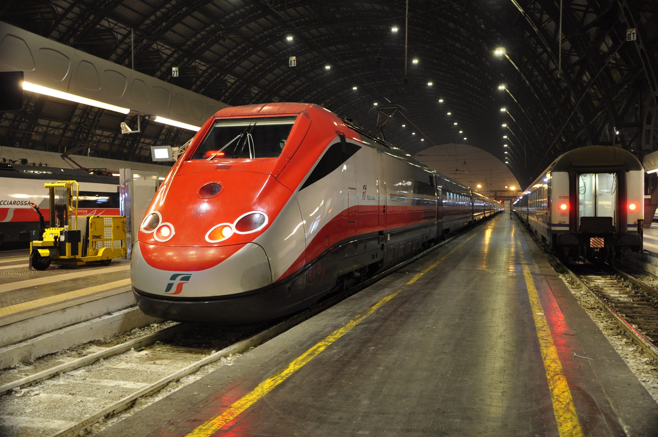 フレッチャロッサイタリア高速鉄道